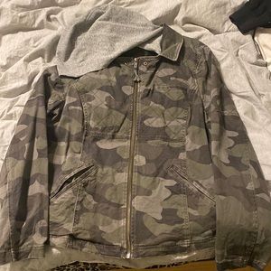 Army print jacket with sweatshirt hood